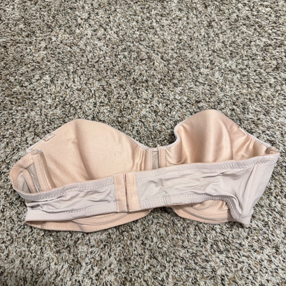 Tahari Womens Nude Strapless Underwire Molded Cup Bra Size 38DD Beige Foundation - Picture 3 of 6